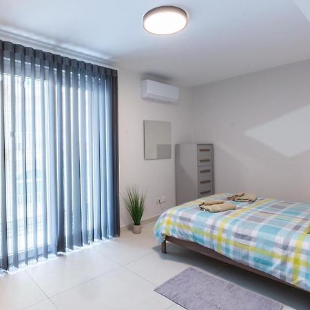 Seafront Luxury Apartment St. Paul's Bay Ngoại thất bức ảnh