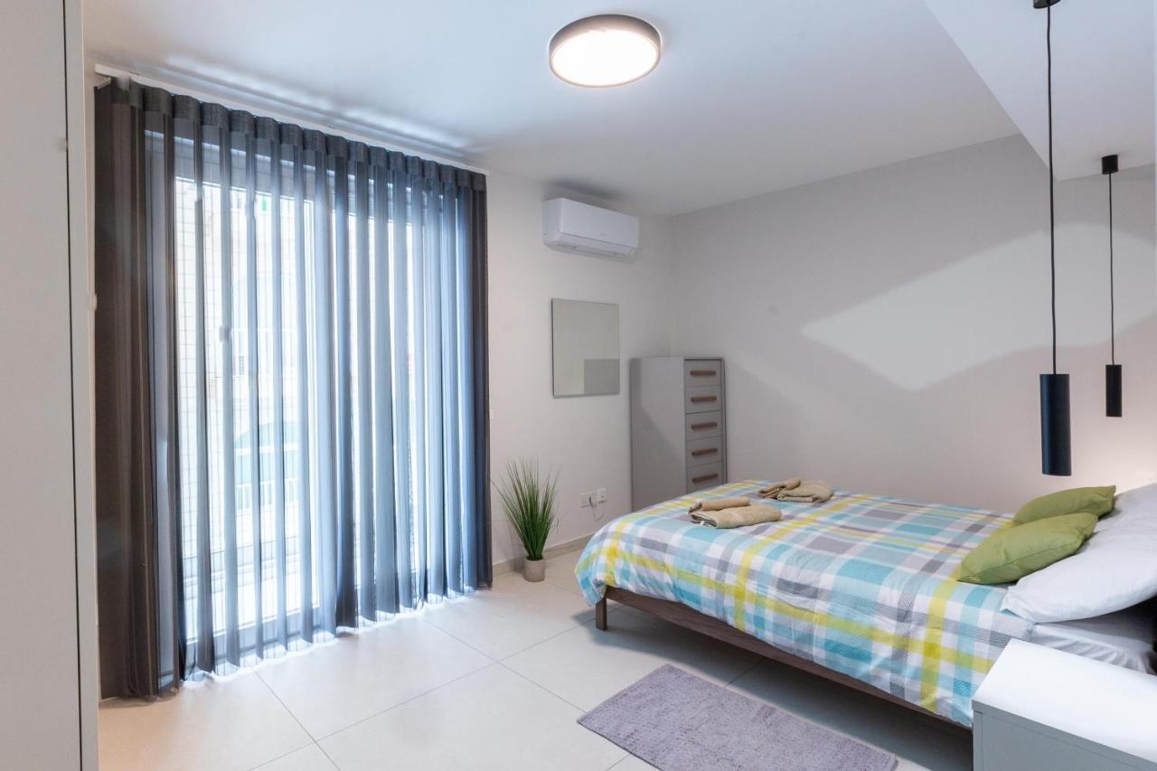 Seafront Luxury Apartment St. Paul's Bay Ngoại thất bức ảnh