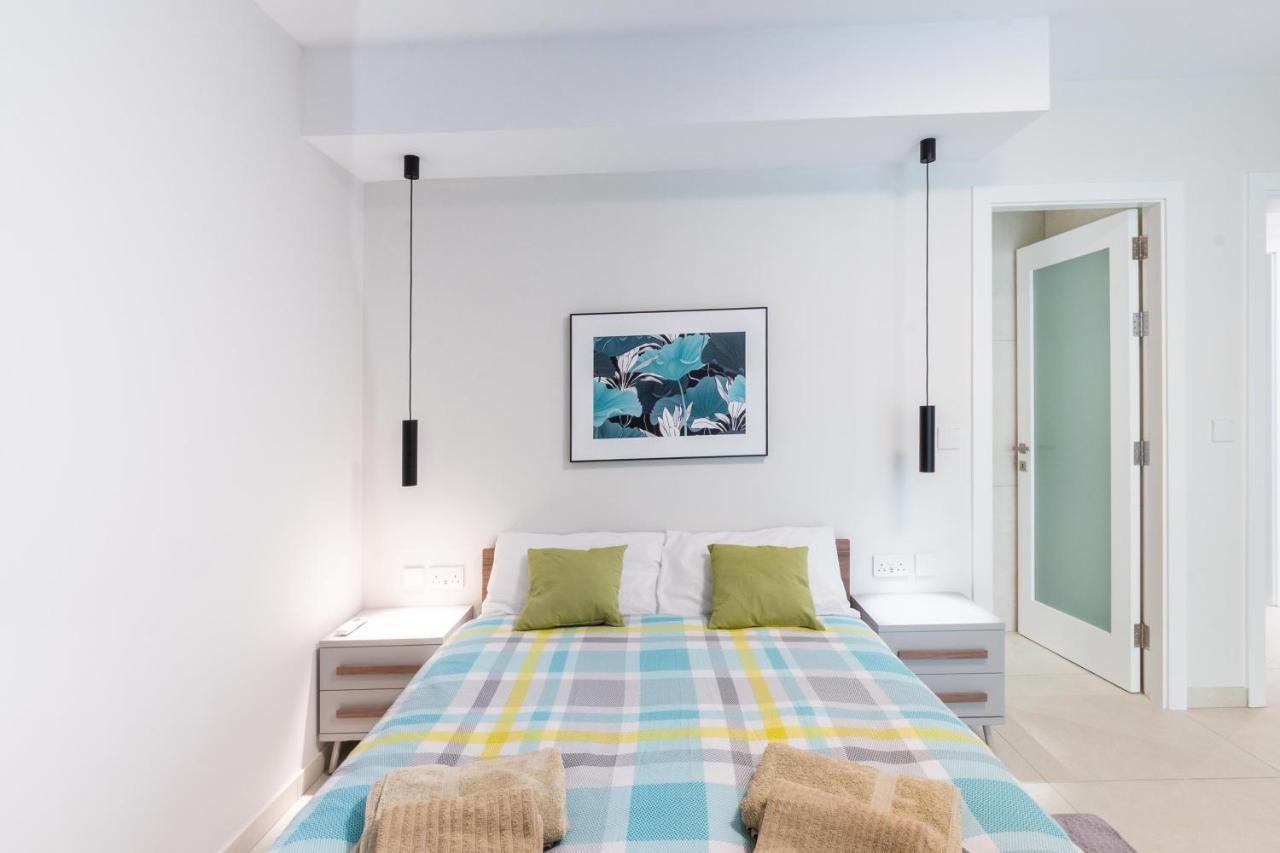 Seafront Luxury Apartment St. Paul's Bay Ngoại thất bức ảnh
