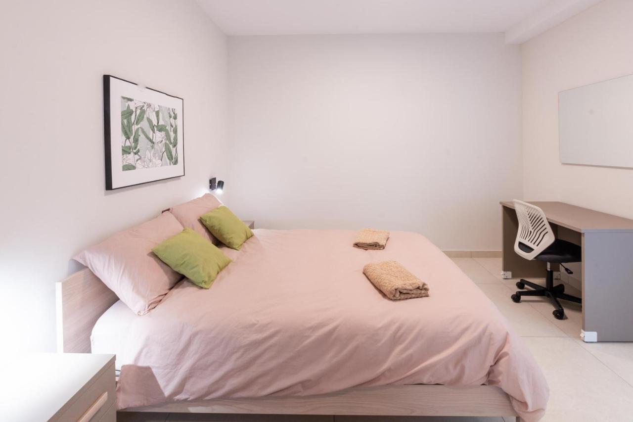 Seafront Luxury Apartment St. Paul's Bay Ngoại thất bức ảnh