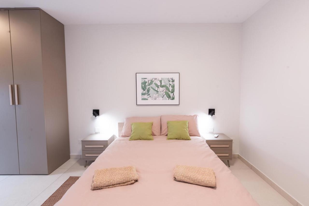 Seafront Luxury Apartment St. Paul's Bay Ngoại thất bức ảnh